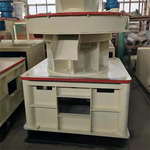 農(nóng)作物經(jīng)過生物質(zhì)燃料顆粒機(jī)處理揺身一變”新能源” 農(nóng)作物經(jīng)過生物質(zhì)燃料顆粒機(jī)處理揺身一變”新能源”